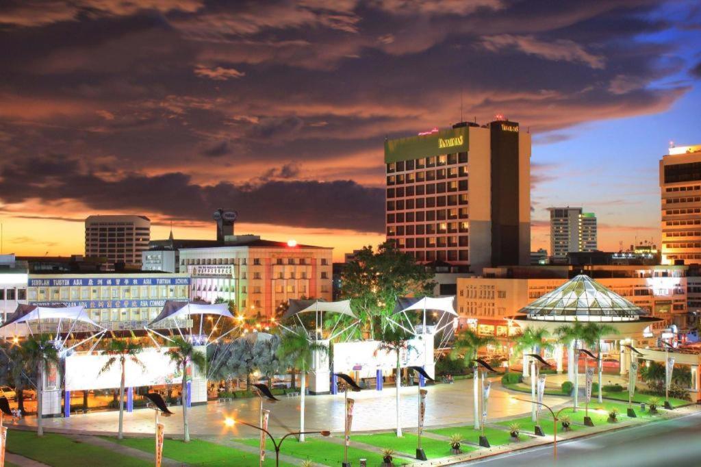 Tanahmas The Sibu Hotel Ngoại thất bức ảnh