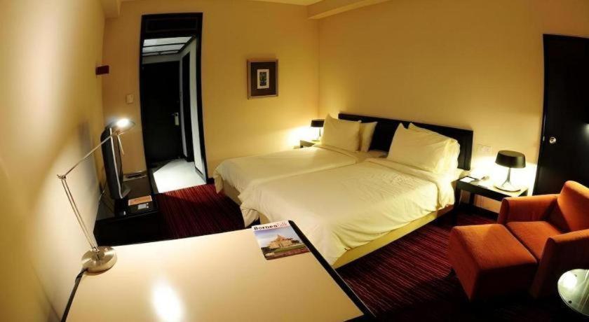 Tanahmas The Sibu Hotel Ngoại thất bức ảnh