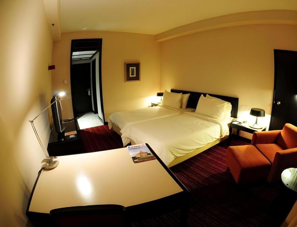 Tanahmas The Sibu Hotel Ngoại thất bức ảnh